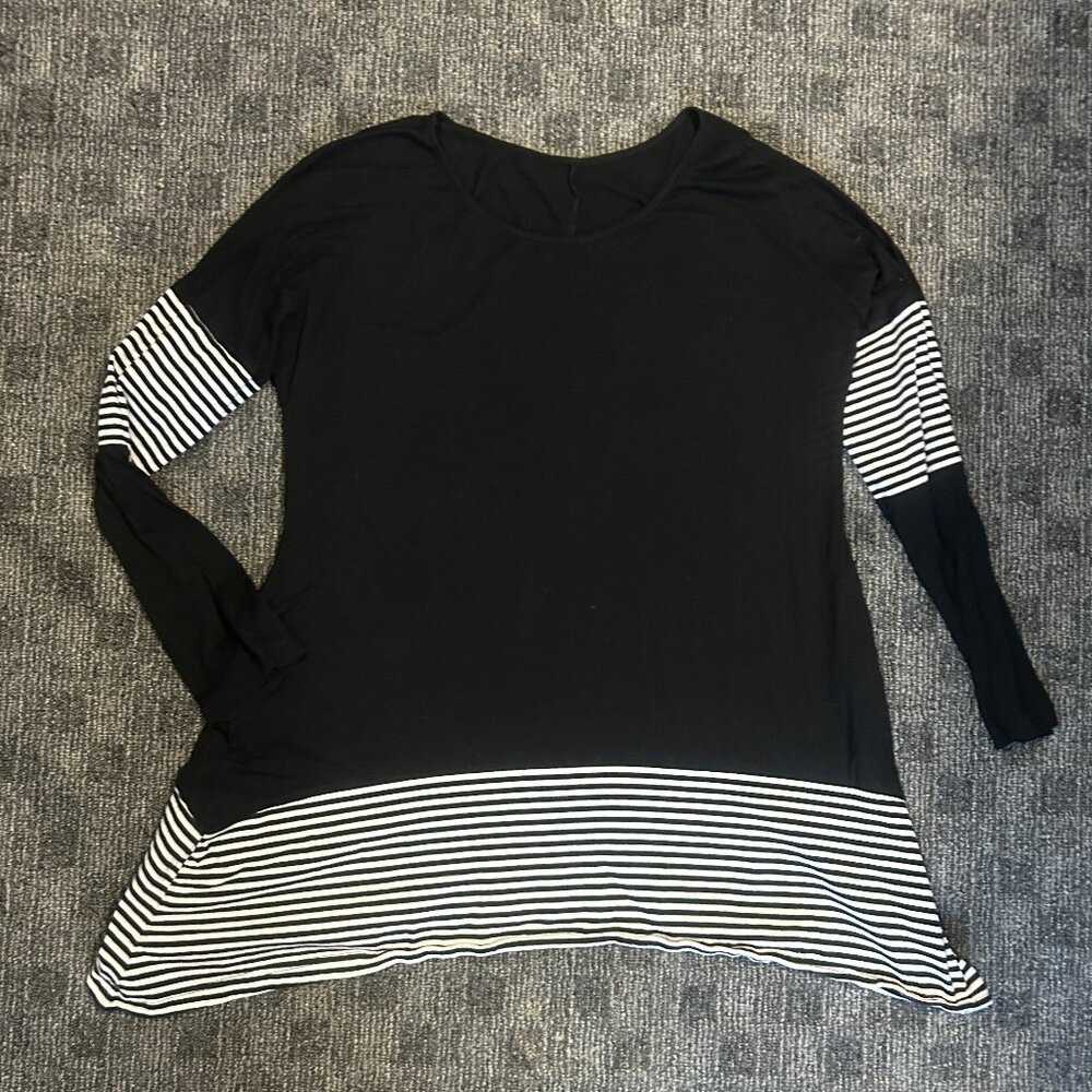 Morden Miss black/white strip shark bite pointed asymmetrical hem L gothic goth